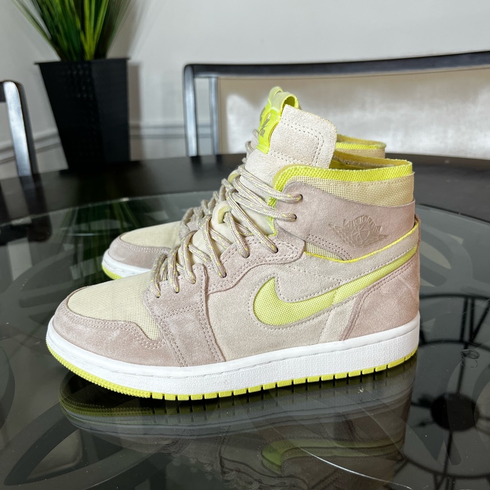 Nike Air Jordan 1 Zoom Air
CMFT Lemon Twist Pearl
White Women's Sz 7